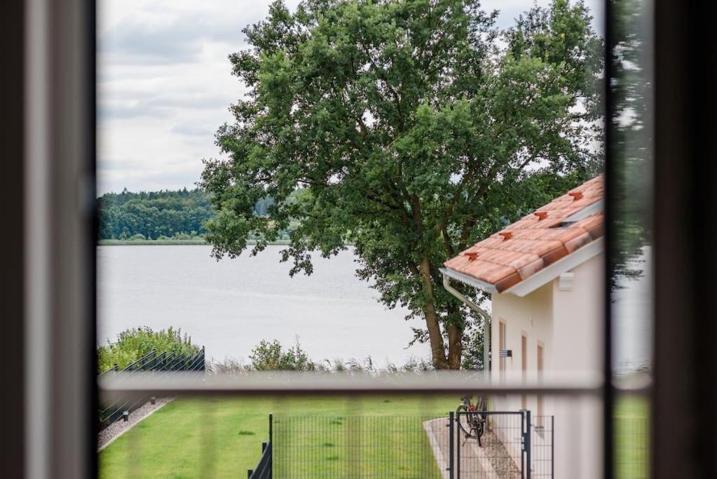 5 Sterne-Ferienhaus Eisvogel Am See Mit Sauna Und Kamin Krakow am See Bagian luar foto